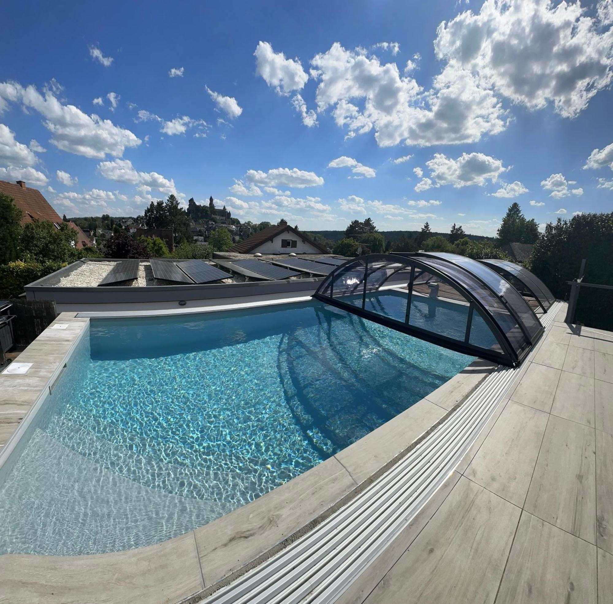 Ferienwohnung Schlossblick - 4 Sterne Sauna Pool Whirlpool Exklusiv Braunfels Exterior foto